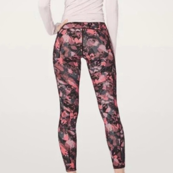 Lululemon speed up tight leggings 24” - Picture 2 of 9